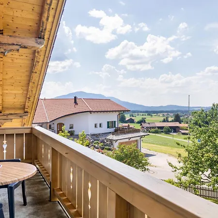 Panorama Apartment *